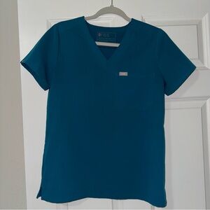 FIGS Catarina One Pocket Scrub Top in Pacific Blue- Size XS